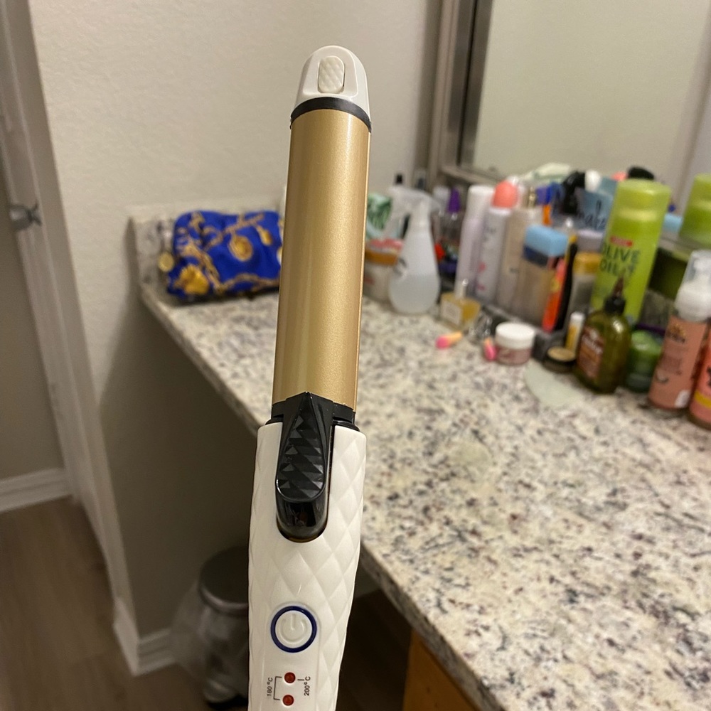 LuvMe Curling Iron